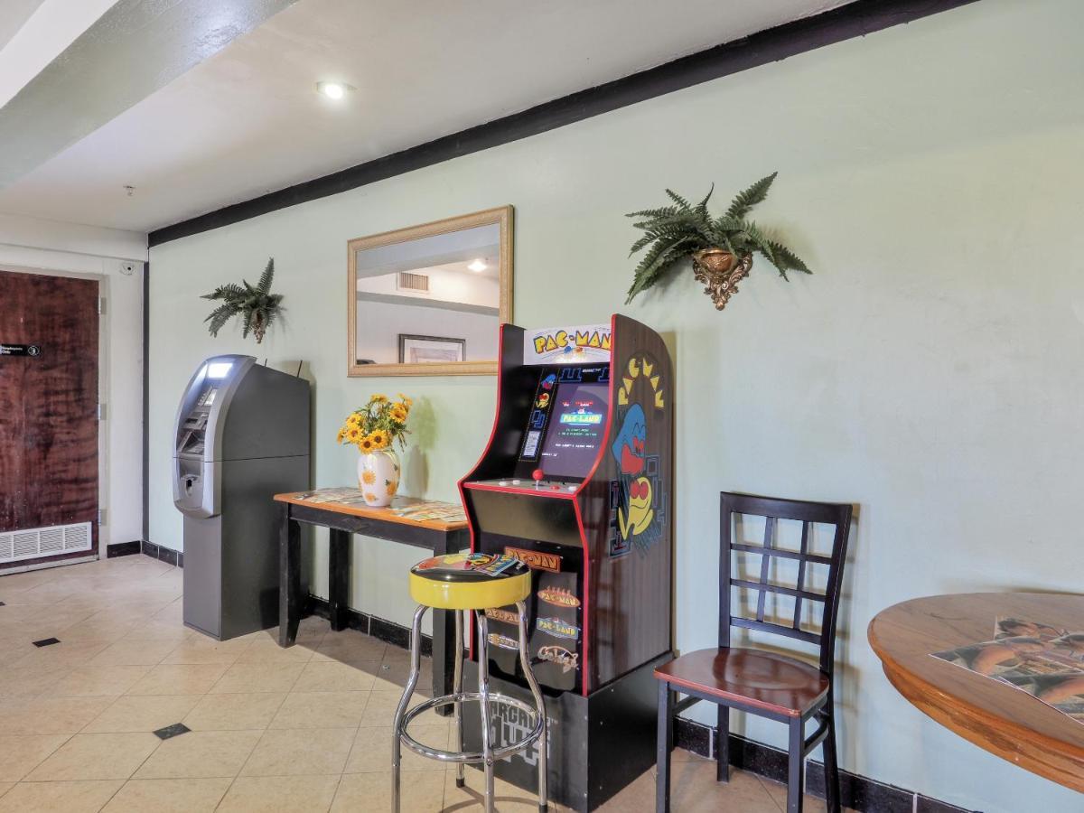 Lonestar Inn & Suites, Erick Ok Hwy 40 By Oyo Екстер'єр фото